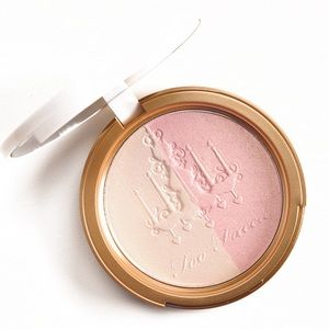 NWB Too Faced Candlelight Glow - shade Rosy Glow